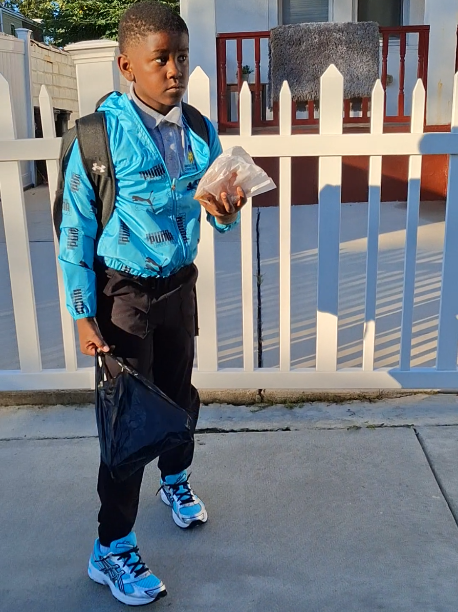 My Big 4th grader last one left #backtoschool #schooldropoff #fatherandson #fourthgrade #mytwin 