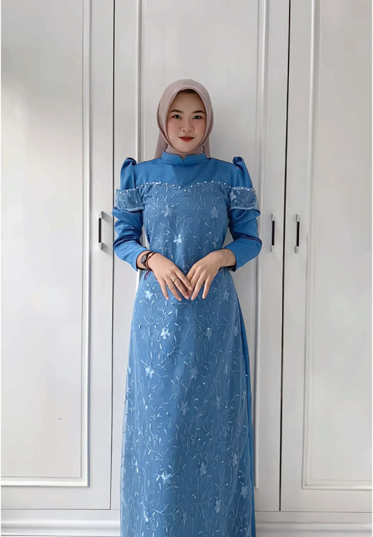 Denim dress 🥰🥰 #dresskondangan #dressbridesmaid #gamiskekinian 