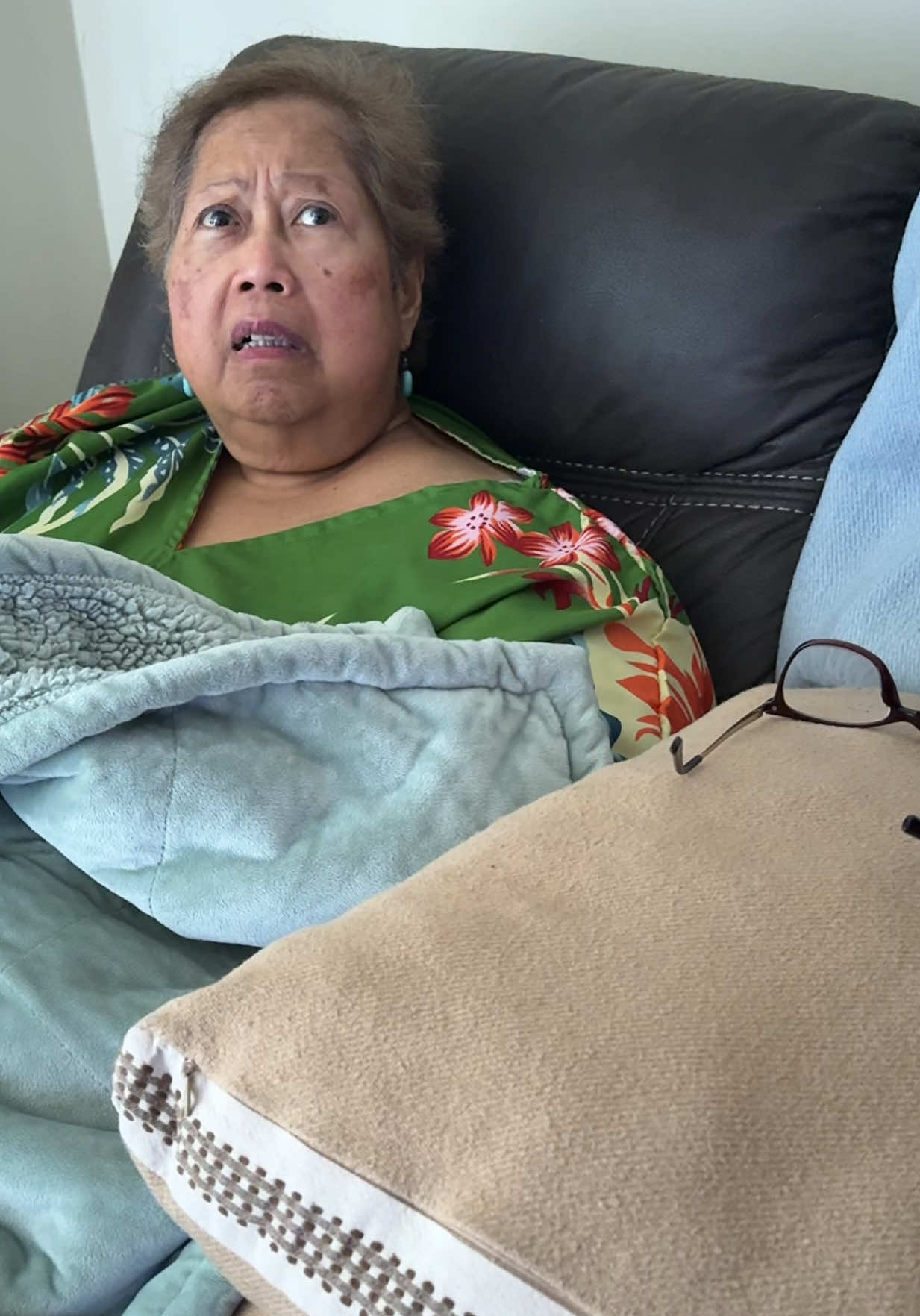 Makikisali po sa trend. Prank lang si Mama. 🤭