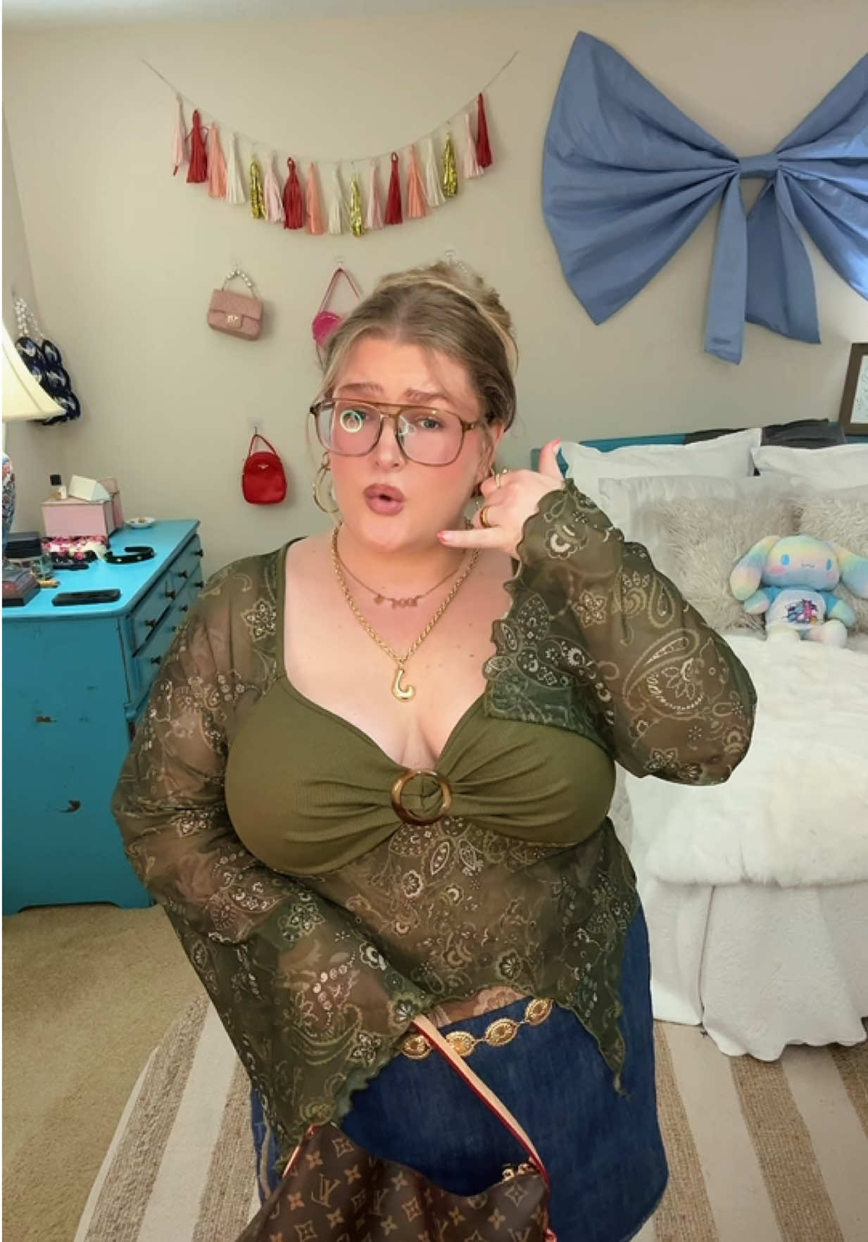 Fall fashion outfit of the day 🫒🪴💚🍃🥑 size 16 ootd • 2x OOTD • fall transition outfit inspiration • I’m loving olive green for for fall outfits this year! #outfitinspo #size16style #fallfashion 