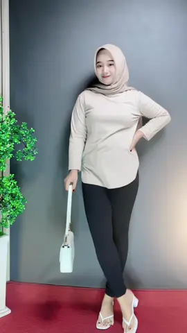 rekomendasi nih beb kaos atasan bahanya adem poll😍, cocok buat dipake harian nih beb🫶🏻 #OOTD #rekomendasioutfit #kaos #fyp #fyppppppppppppppppppppppp 