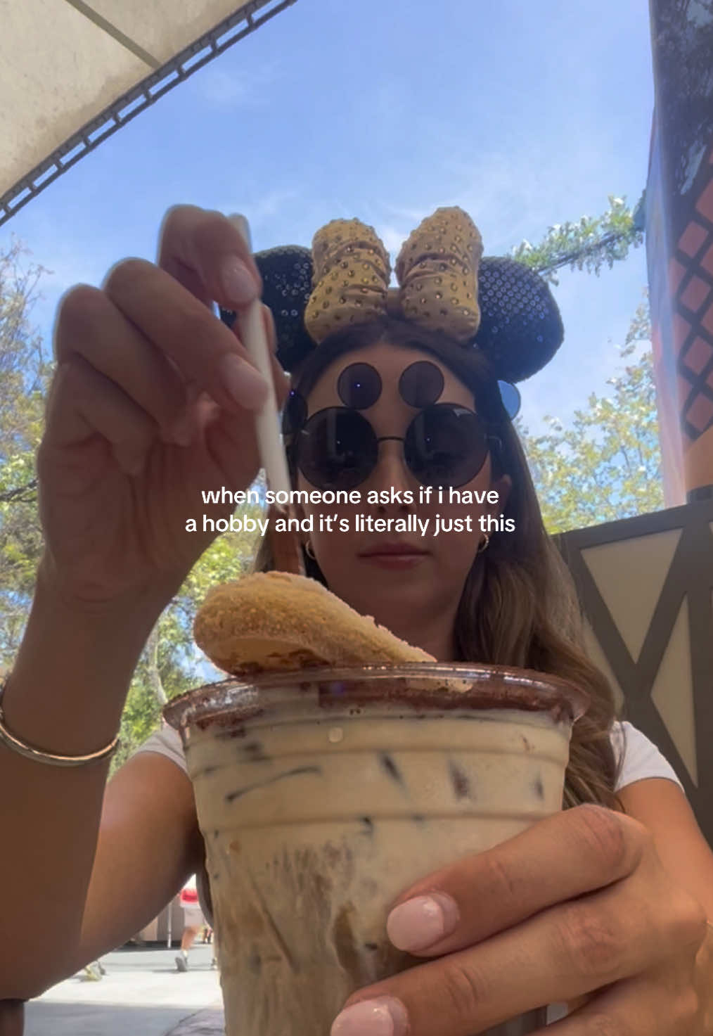 i love a little drink  🧡  #disneyland #icedcoffee #relatable  disneyland has wdw beat on drinks thats for suuuure. the iced coffees are 😚🤌🏻