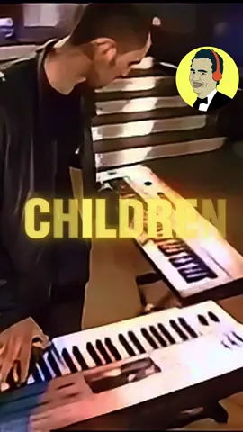 ✨ ¿Sabías que este himno de Robert Miles no nació para la pista… sino para salvar vidas? 🚗💔 En 1995 creó Children para calmar a los ravers después de las fiestas. Lo que empezó como una melodía suave terminó siendo un himno global: #1 en Europa y más de 5 millones de copias vendidas. 🌌🎶 👉 Dime en los comentarios: ¿Dónde estabas la primera vez que escuchaste Children? #RobertMiles #Children #TranceFamily #90sDance    