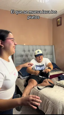 El sé que mueva lava los platos 🥲(hoy le tocó ganar)🥹@isayraultv @Raul castro @Isa🫧 