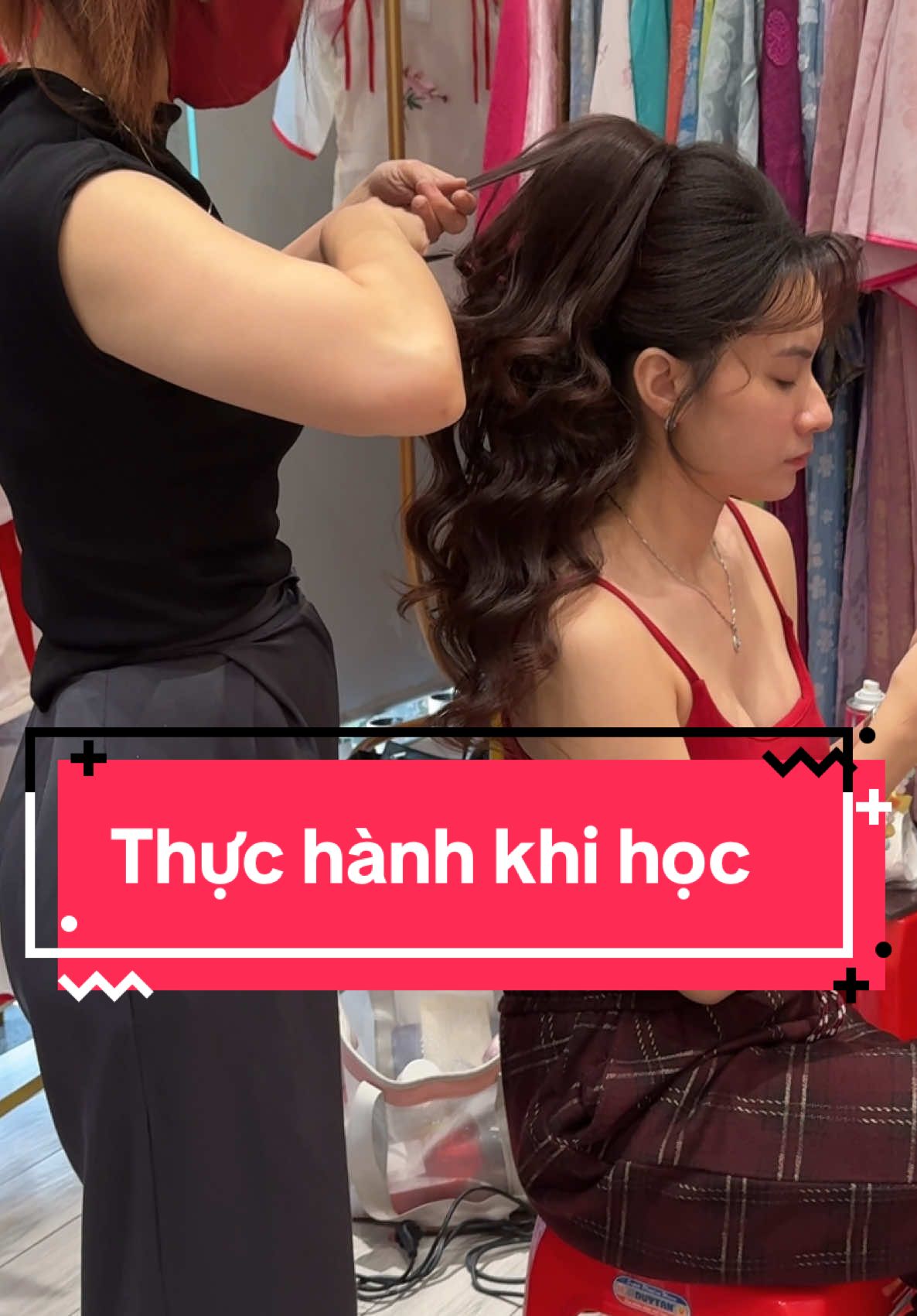 Thực hành khi học ,lớp tóc ứng dụng Sài Gòn #búi_tóc #Búi_Cao #tócxinhmỗingày #họcviênthựchànhtrựctiếp 