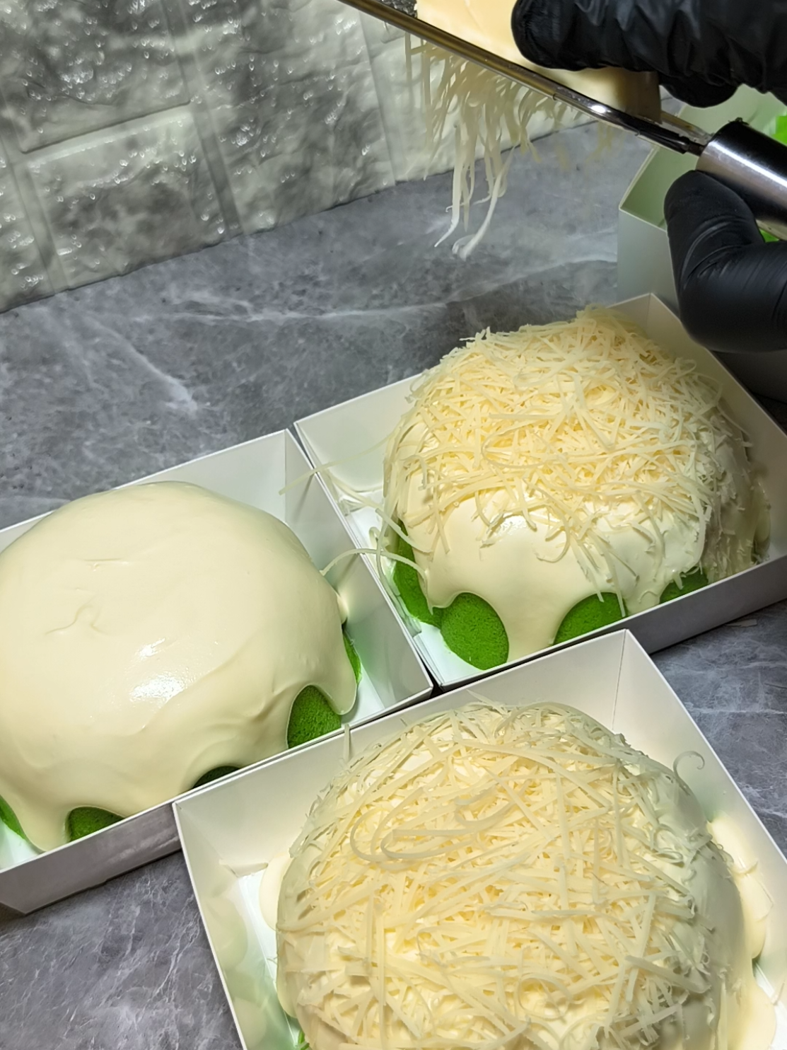 korang suka yg mna ..pandan coconut atau pandan biasa? 🤭 #kekpandan #kekpandancheese #fypシ゚viral #fyppppppppppppppppppppppp 