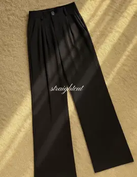 “Stail simple, selesa & versatile – tracksuit straightcut ni memang wajib ada dalam almari 😍🔥 Senang mix & match untuk semua aktiviti harian!” #TracksuitStraightcut #OOTDStyle #StailSimple #BajuMurahViral #OOTDMurah #FesyenSantai #CasualStyle #OOTDHarini #FesyenMuslimah #ootdmalaysia 