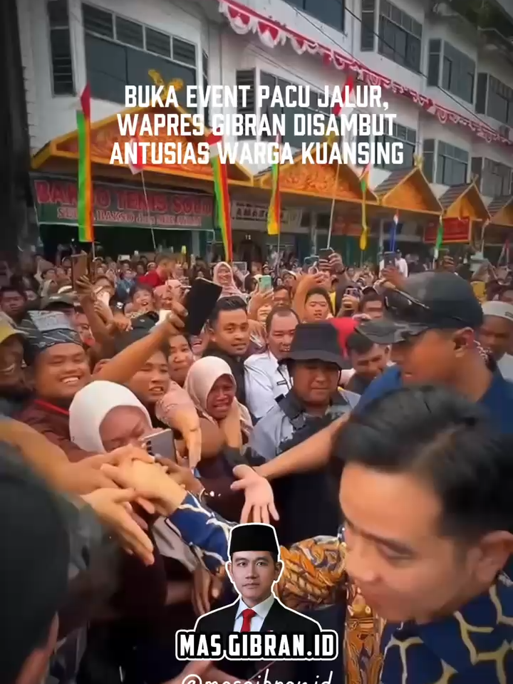 Buka Event Pacu Jalur, Wapres Gibran Disambut Meriah Ribuan Warga Kuansing #fyp #gibran #wakilpresiden #gibranrakabuming