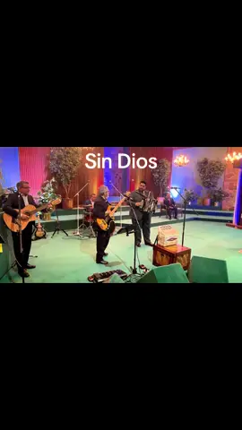 El Nuevo Conjunto Bernal cantando Sin Dios  #musicacristiana #conjuntomusic #conjuntobernal #jaysonvillarreal #paulinobernal 