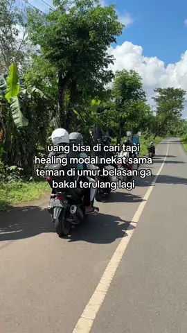 uang pas-pasan dan tanpa sim bukan jadi penghalang buat berpetualang sama teman-teman🤩👊 #trending #masukberanda #healingvibes #fouryou #fypシ゚ #fyp 