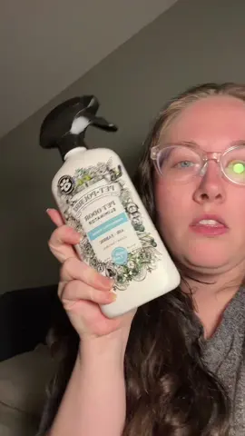 this stuff doesn’t cover up pet odor, it neutralizes odor molecules so that your nose doesn’t even realize they are there 🤯 #petpourri #petodoreliminator #toptieraugust #tiktokshopcreatorpicks #tiktokshoplabordaysale 