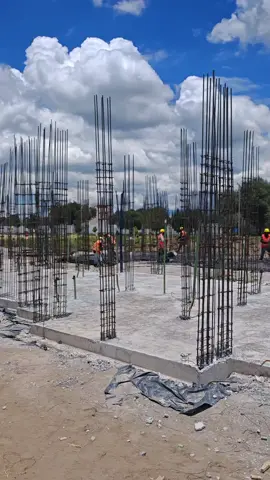 Visitando la obra de #viviendasparaelbienestar en la Capital de la Tecnología y la Sostenibilidad (CTyS) antes Ciudad Modelo un proyecto con una visión para ser un espacio socialmente incluyente, con alta oferta de vivienda social, equipamiento y servicios públicos, en atención a los habitantes de San José Chiapa y los municipios colindantes. #sedatu #conavi #puebla #construccion
