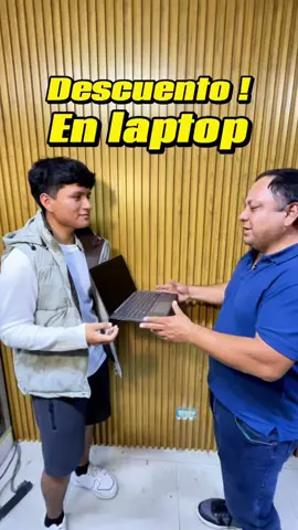 los feos el 50 % de descuento en esta laptop #broma #chiste #comedia #humor #laptop 