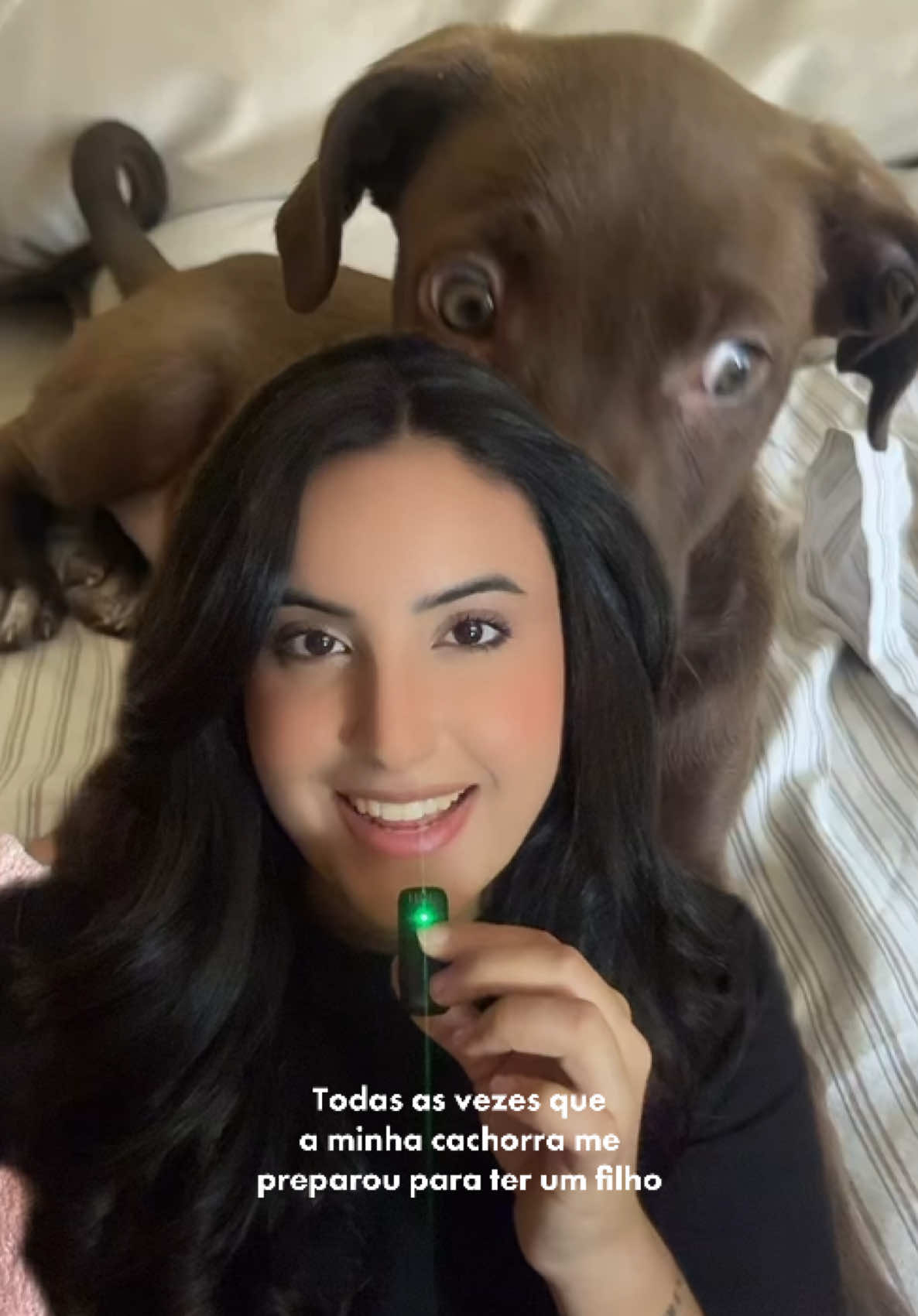 Quem é mais fácil de criar: o cachorro ou o filho? 👌🏼 #maternidadecomhumor #maternidadereal #cachorrosengraçados #cachorrosdotiktok #maedepet 