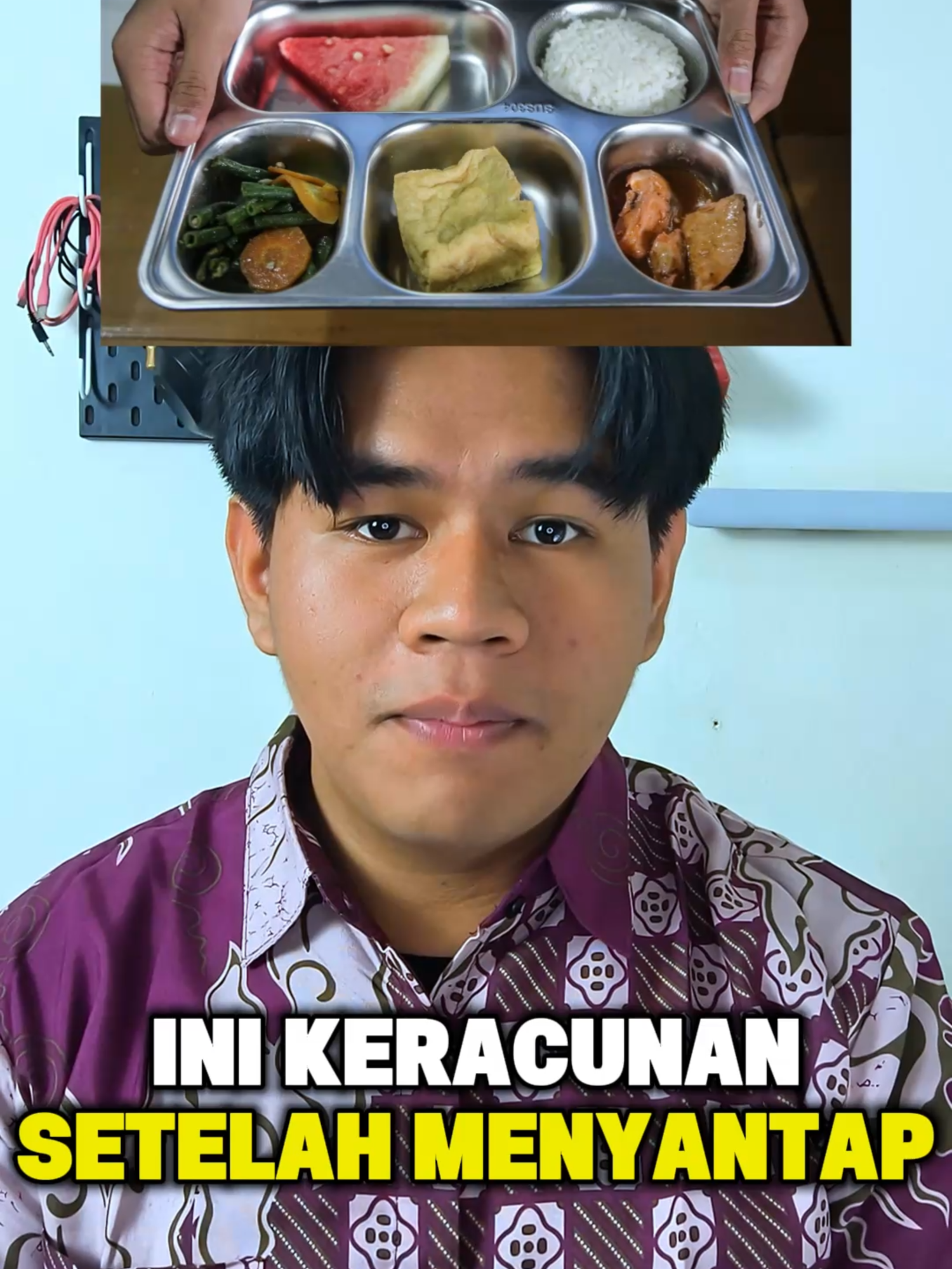 Guru yang disuruh berkorban 🥀 212 siswa keracunan MBG di Sleman. Pemkab: “Biar aman, guru harus coba dulu makanannya.” 👉 Pertanyaannya: apa benar ini solusinya? 🤔 #MBGSleman #KeracunanMassal #GuruIndonesia #BeritaHariIni #BeritaViral #IsuPendidikan #Kontroversi #KebijakanPublik #BeritaTerkini #BeritaIndonesia