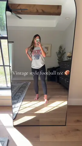 Vintage football tee 🏈 #tiktokshop #tiktokmademebuyit 