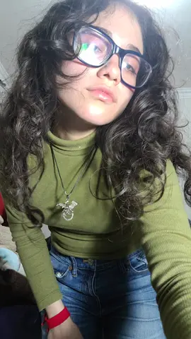 #curly #actress #model #jellyfish #outfit 