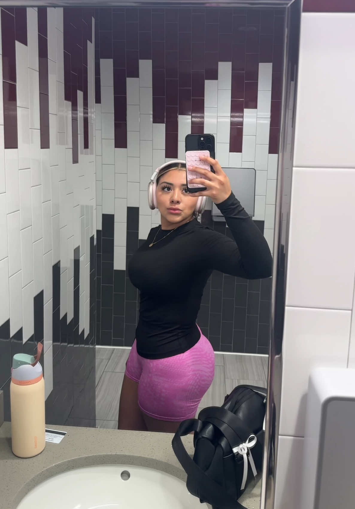 Guess my favorite color #gym #gymfit #fypシ #workout #Fitness #gymshark 