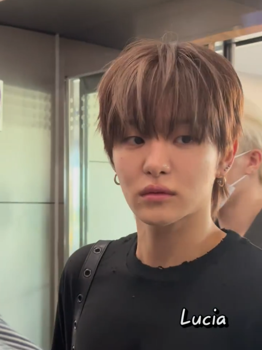 (cr. on video) #jihoon #treasure #fypシ 