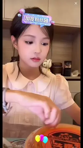 Don't move, I won't let you get your hands dirty.  🫠 This is too sweet , I want to die hearing that .. #yulong #miemie #fypage 