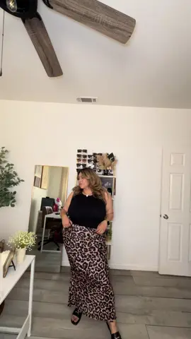 You already know I love a black and leopard outfit combo🤏🏼 😍🖤🐆 top @target  skirt @SHEINUS @SHEIN  sandals @Walmart  bag @Amazon @Amazon Fashion  sunnies @Quay  Outfit links on my LTK in bio 🛍️🛒🔗 #outfit #outfitinspo #casualoutfits #curvyfashion #plussize 