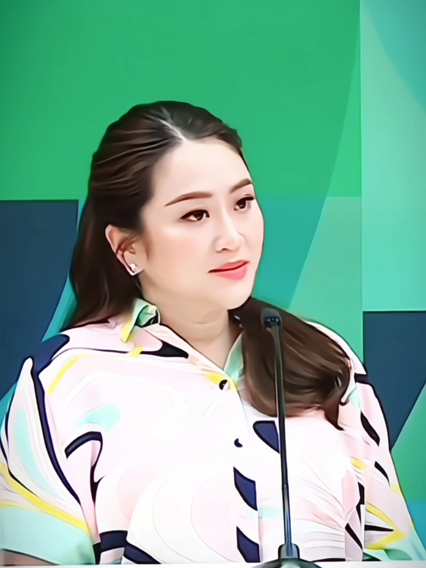 Lúc này thủ tướng mới sinh em bé mà đẹp quáa luôn💓 Chúng tôi luôn ủng hộ bà😘@ingshin21 