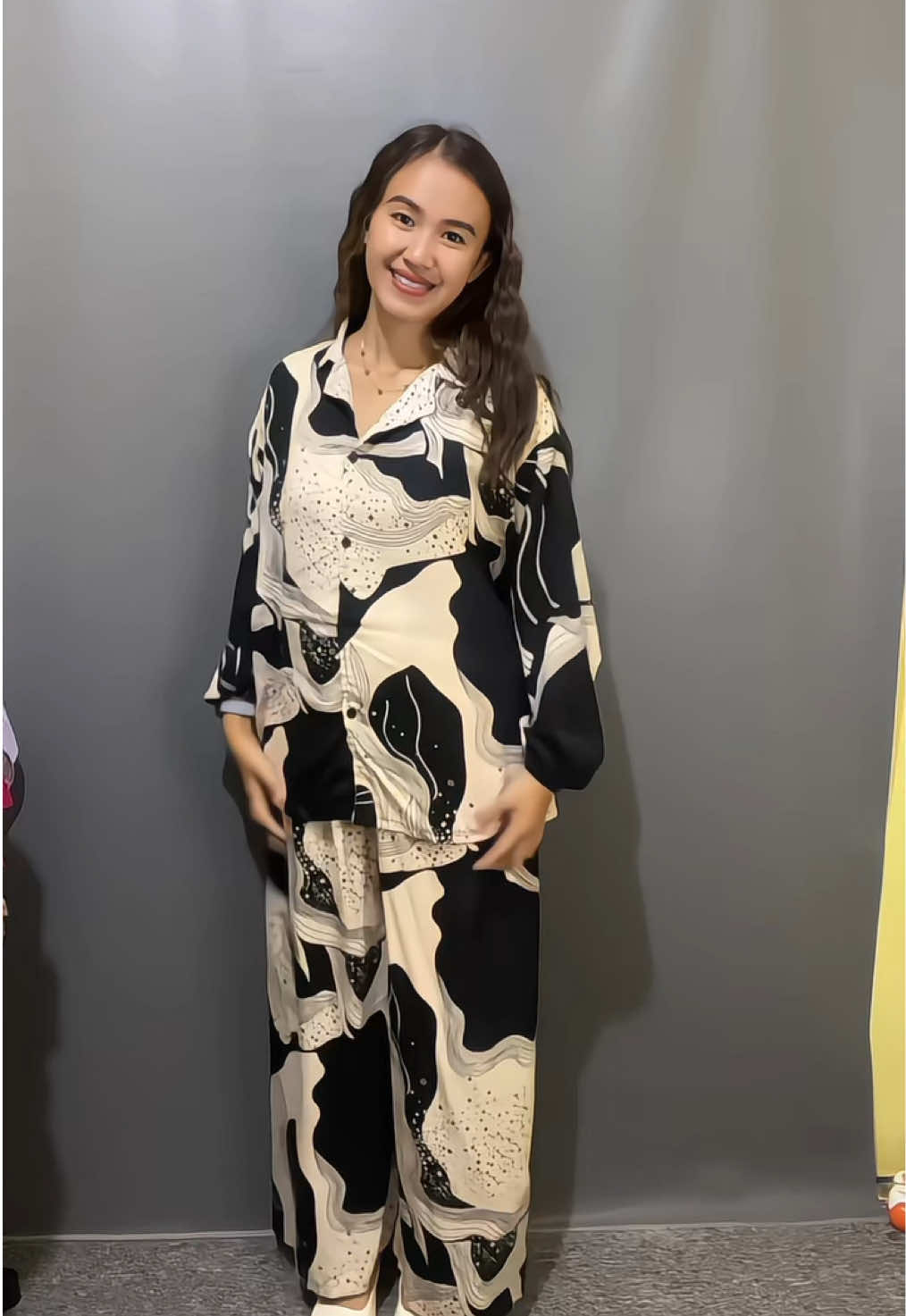 Woiii beli gakk🫵🏻 otfit yg masuk dipake kemana ajaa🥹 yg aku pke motif starry bw😍 #oneset #onesetmurah #setelancakep #setelanadem 