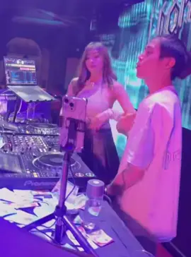 Sekalinya ketemu,,,seru2an bareng lg sm kopan malah hp mamak ilang,,, semoga Orang yang udah ambil hp mu cepet ketemu ya mak @Djclaudea  #dj #djremix #fypage #viraltiktok #fyppppppppppppppppppppppp 