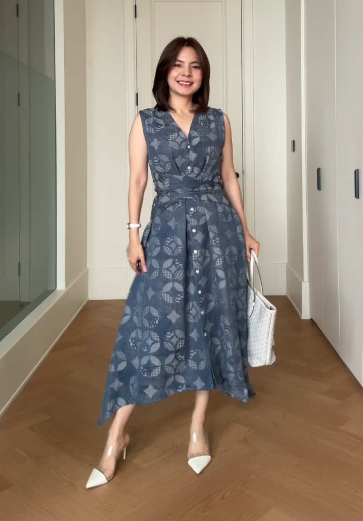 Simple tapi selalu bikin cakep , apalagi kalo bukan dari @COTTONINK  #dressbatik #ootdbatik #batikindonesia #mididress #formaldress 