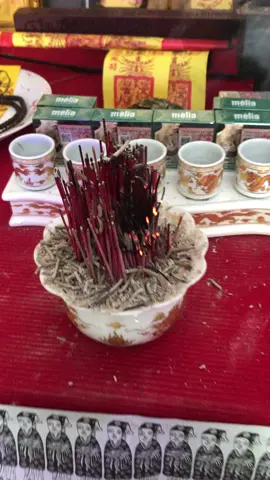 Gánh còng lưng:))