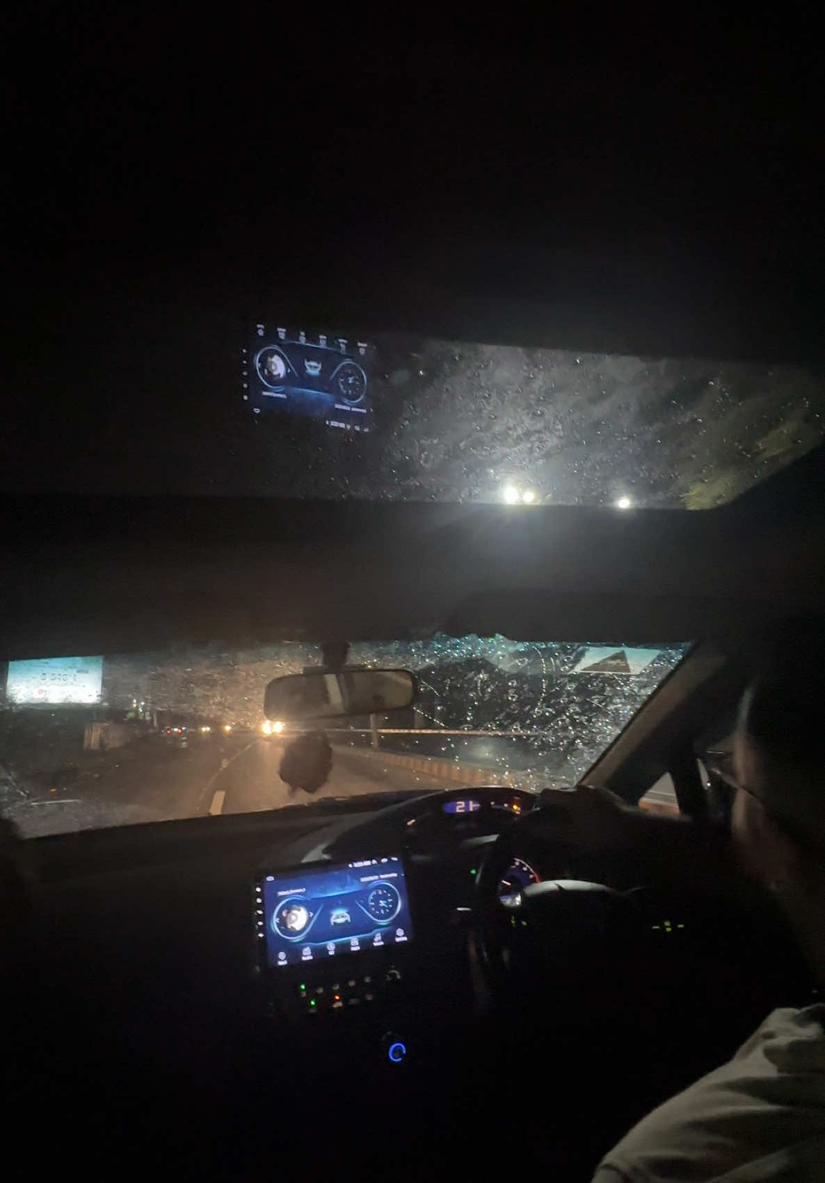 Ho na jaye…. ✨♥️ @M.A.B #pakistan #lahorepakistan #lahore #drive #night #latenight #car #rain #song #music #vibes #capcut #tiktok #niqab #abaya #hijab #girl #her #edit #trend #civic #foryou #viralvideo #trending #Love #nightout #cousins 