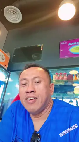 Sarapan karo sedulur Riyadh. 