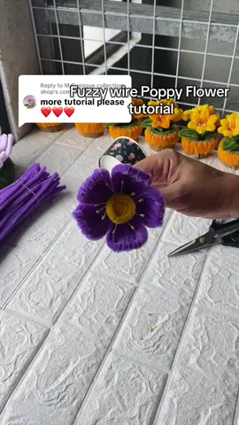 Replying to @M.G unique collection shop Poppy flower tutorial  #fuzzywire #fuzzywirecrafts #fuzzywireflowers #crafts #handmade #fuzzywireflower 