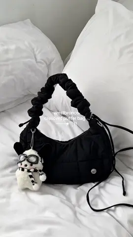 This bag completes every outfit… literally 😔🤍  #WESTBRONCO #tiktokfindsph #pufferbag #shoulderbag #whatsinmybag 