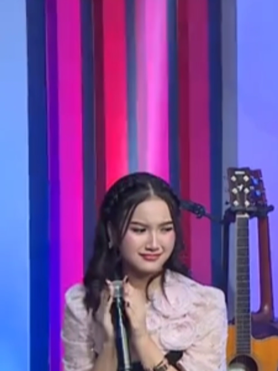 siapa yg salfok disini?🤣 ini lucu bgt🤣🤣🤣 #rarasudirman #shabrinaleanor #fajarnoor #kenriz #funny 