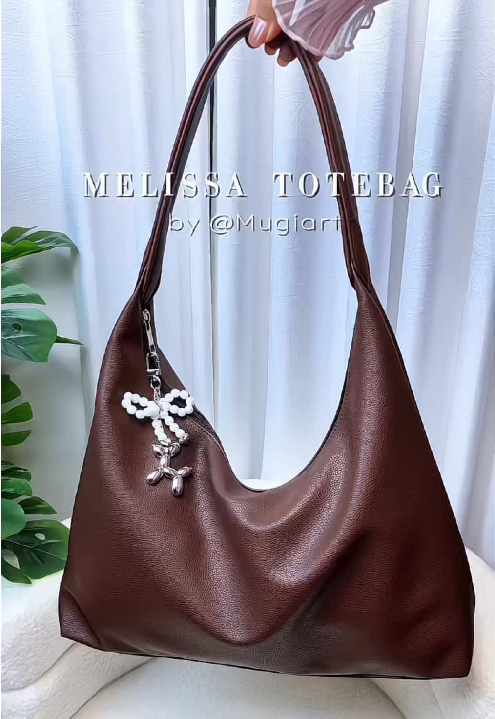 —Melissa Totebag🤎 suka banget koleksi terbaru dari @mugiart official,muat banyak barang 🥰🫶#totebag #taskerja #taskuliah #taswanita #tasmurah 