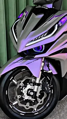 dah siap dipake muter² kota nih 😋 . . . striping? nih ada disini @•ғʟᴀᴠᴀɴᴛᴇᴇ• 👈 #varioblitar #vario125new #stripingvario 