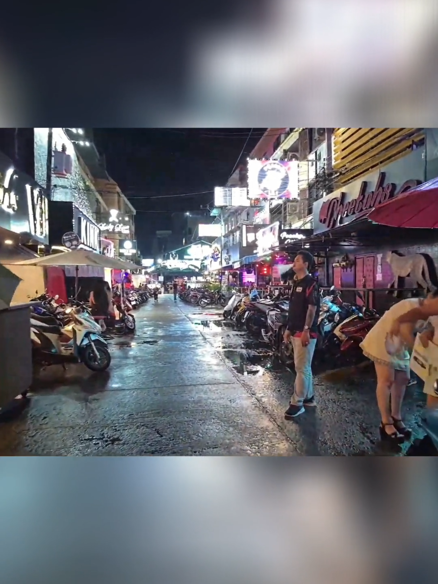 @Justmakethatmoney #fyp #pattaya #streaming #streamingwars #irl 