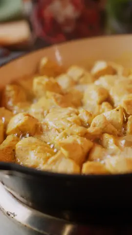 The secret to sensational Butter Chicken? Our full-flavoured and oh-so-creamy mild Butter Chicken Curry Cook-In Sauce, of course! Preparing an authentic feast couldn't be easier. We want to know: have you tried our Butter Chicken Curry Cook-In Sauce yet? #CookInSauce #CurrySauce #ButterChickenCurry #InaPaarmansKitchen #ItStartsAtHome