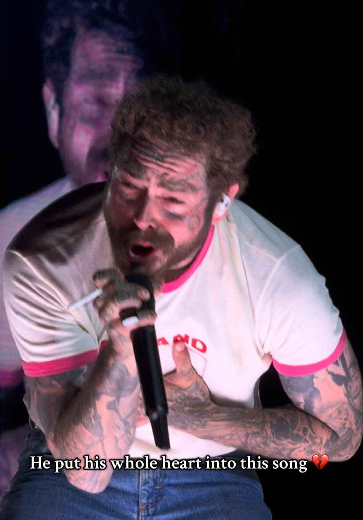 The way he sang it… you can feel the heartbreak 😭 #postmalone #ifallapart #austinrichardpost #bigasstour #bittersweetfestival @BitterSweet Music Festival @Post Malone 