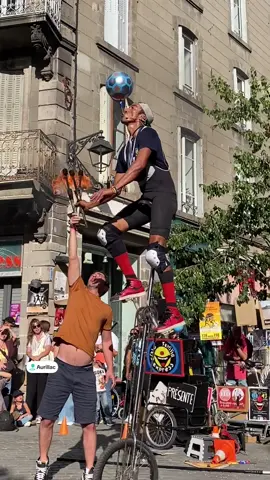 Théâtre de #rue#Auriilac#Cantal#Auvergne# foule# spectacles #🎊🎊🥳🥳