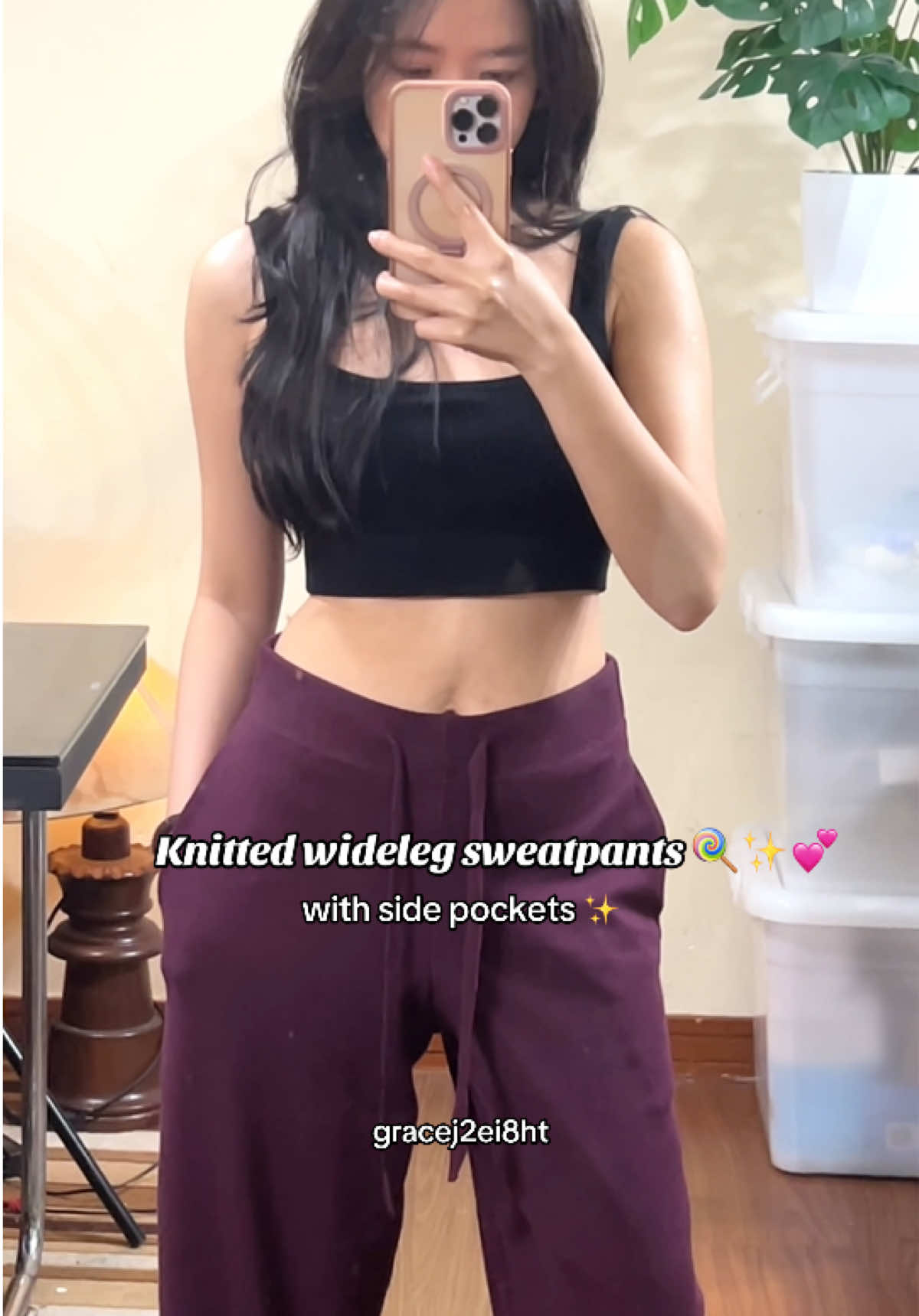 Obsessed with this pants😍 makapal and stretchable! Very comfy! In the shade plum 💕  #sweatpants #knitted #widelegpants 
