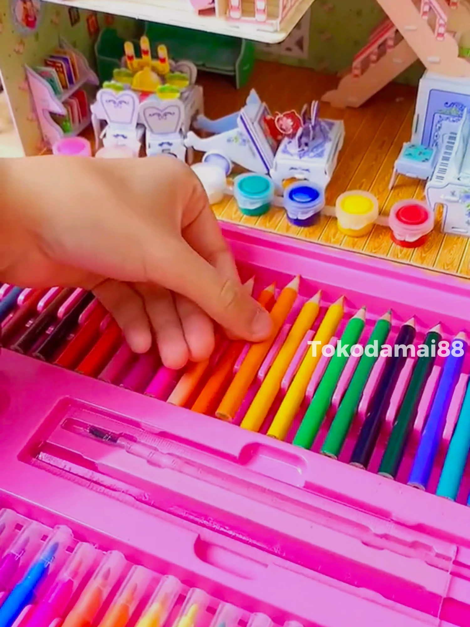 Crayon Set 150, Enggak Perlu Beli Satu-Satu, Semua Alat Menggambar Ada dalam Satu Koper! (Pensil Warna Set) Credit Video : - bedeplam1 - sahabat.tiktok26 - alfinapangestu - pusat17_home #shorts #viralllllll #fyp #crayonart #pensilwarna #crayonset