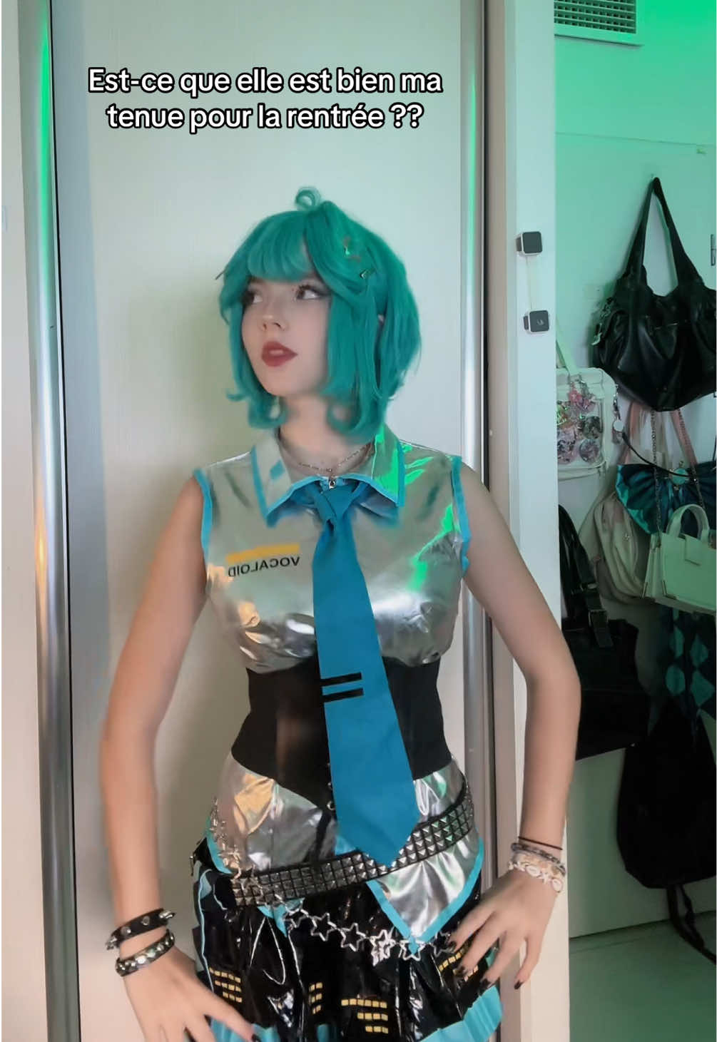 Franchement j’aime bcq moi 🥹#cosplay #pourtoii #mikuhatsune #cosplaymikuhatsune #rentreescolaire 