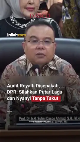 Wakil Ketua DPR RI, Sufmi Dasco Ahmad, menegaskan, masyarakat bisa memutar atau menyanyikan lagu seperti dulu tanpa takut dibayangi pembayaran royalti. Dasco mengatakan bahwa DPR RI, Lembaga Manajemen Kolektif Nasional (LMKN), dan para musisi sepakat untuk mengaudit kegiatan penarikan royalti Pernyataan itu disampaikan Dasco saat menjelaskan kesimpulan rapat konsultasi royalti yang digelar pimpinan DPR, Komisi III, dan XIII DPR RI bersama Kementerian Hukum (Kemenkum), LMKN, sejumlah LMK, serta para musisi Dasco mengatakan bahwa dalam rapat tersebut, semua pihak sudah sepakat untuk menjaga suasana ekosistem permusikan agar sejuk dan damai. - Selengkapnya kunjungi website dengan klik link di bio atau download aplikasi di AppStore dan Google Play Store. #inilahNews #DPRRI #Royalti #SufmiDasco #Inilahcom #titiktengah #titikcerah 