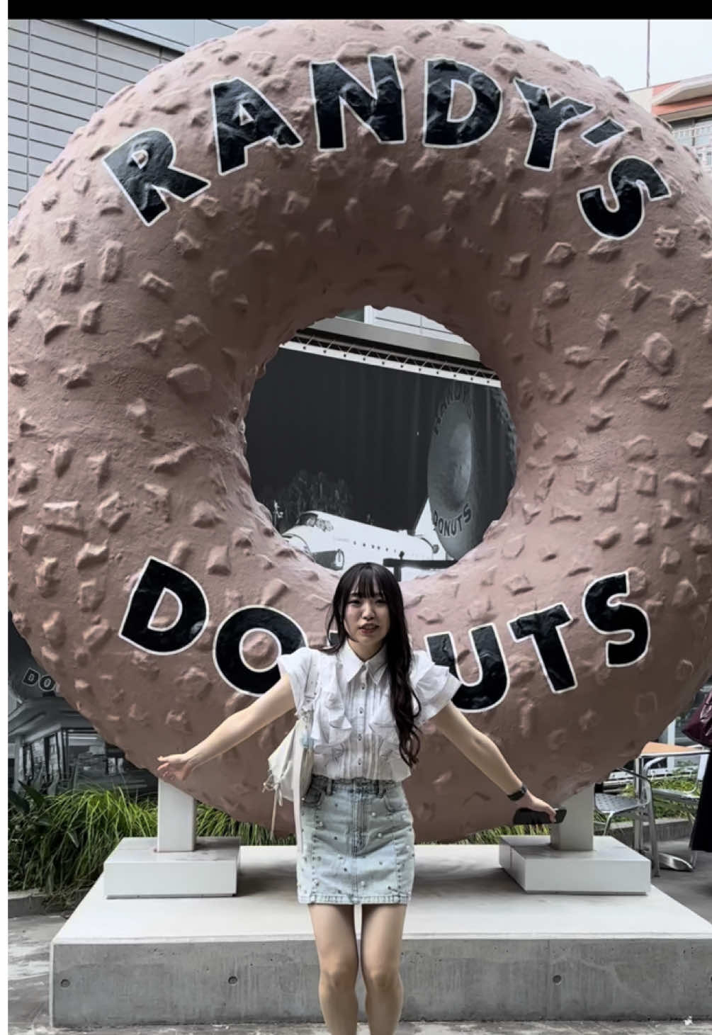 念願のドーナツをついに💓🍩 2人ともアイアンマン大好きなの❤️初めて一緒に観た映画もマーベル🔥 #ランディーズドーナツ #randysdonuts #ドーナツ #マーベル #アイアンマン 