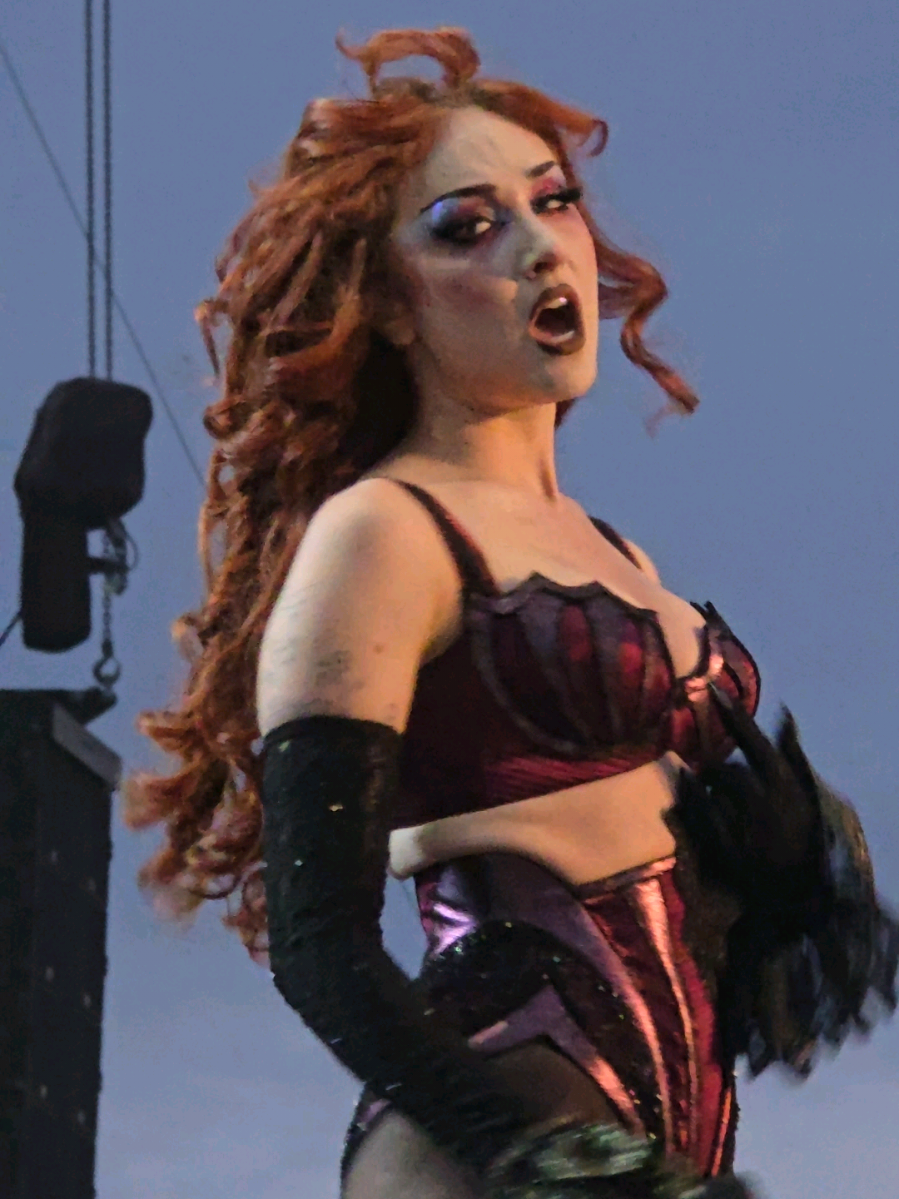 Chappell Roan performing My Kink Is Karma at Reading Festival Part 2 🥹 22/8/25 What song should I post next? ❤️ #concertfootage #s24ultra #mykinkiskarma #readingfestival #chappellroan @chappell roan @Reading & Leeds Festival 