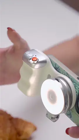 Magnetic Mobile Photography Grip Assistant #foryou #fyp #kittensoftiktok #kitchen #houseware #houseoftiktok #householditems #tools #digital #electronics 