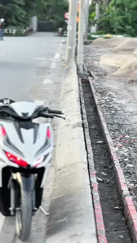 Vẫn cứ bị ume góc này 🗿 #vario125 #click125i  
