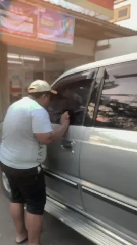 Evakuasi kunci Mobil yang tertinggal di dalam mobil  dan terkunci otomatis @kang kasat 042167 @martanto @Jack Mally #damkarbondowoso #damkarbondowosojatim #bondowoso24jam #damkarindonesia #pemadamkebakaran 